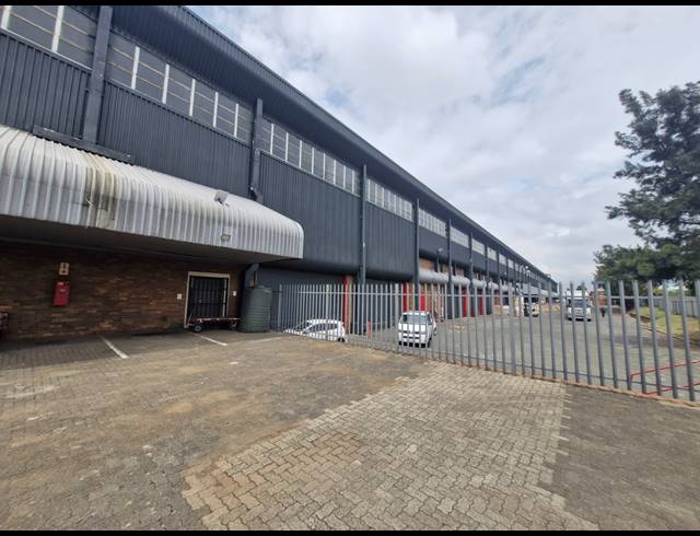 8,599M² WAREHOUSE TO LET IN DENVER